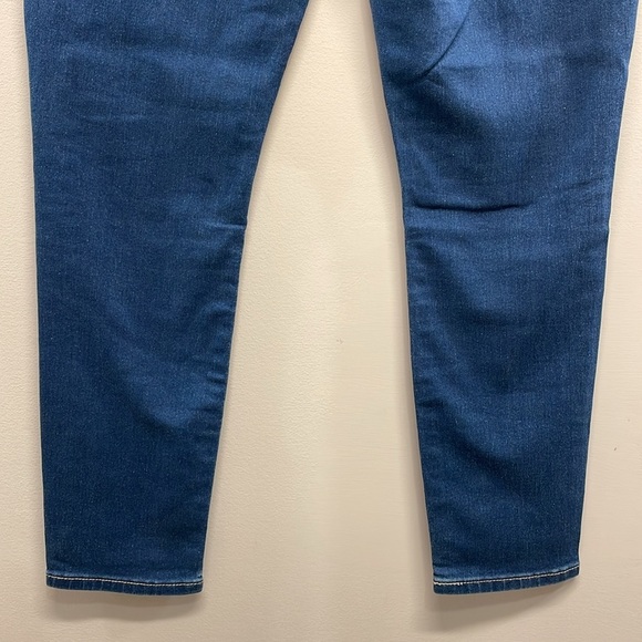 NWOT Levi Strauss Gold Signature Totally Shaping Pull On Skinny Denim Jeans 12S - Picture 6 of 16